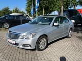 Mercedes-Benz E 350 CDI Elegance COMAND Bi-Xenon Schiebedach - Mercedes-Benz E 350: Elegance