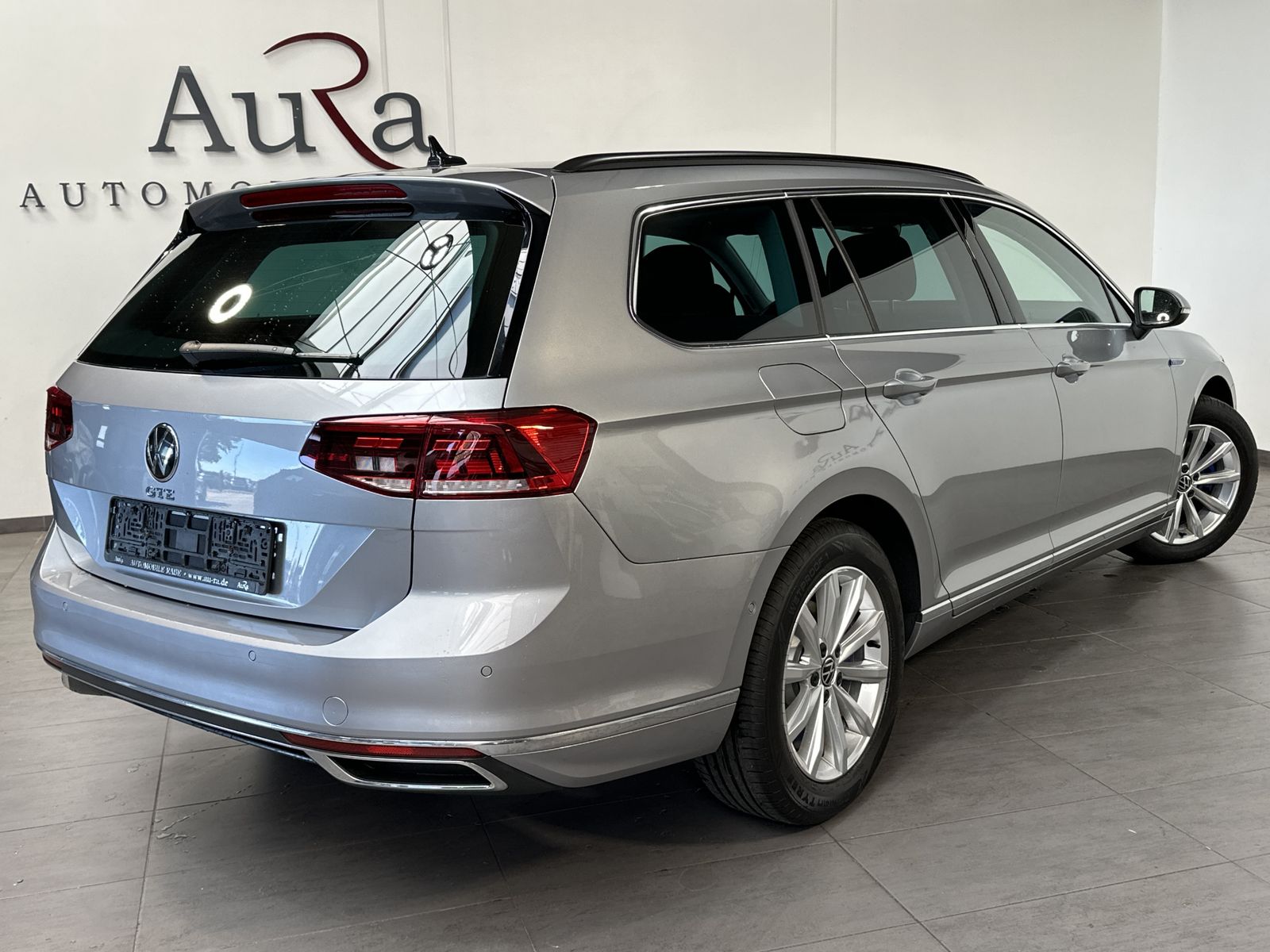 Fahrzeugabbildung Volkswagen Passat Variant 1.4 TSI DSG GTE NAV+LED+ACC+KAM