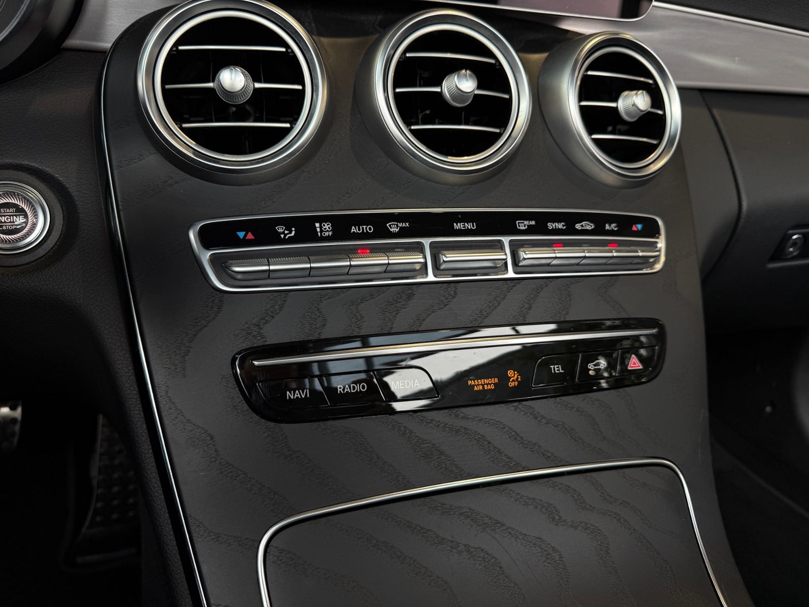 Fahrzeugabbildung Mercedes-Benz C 200 Cabrio AMG NIGHT Navi Rückfahr KAM Sounds.