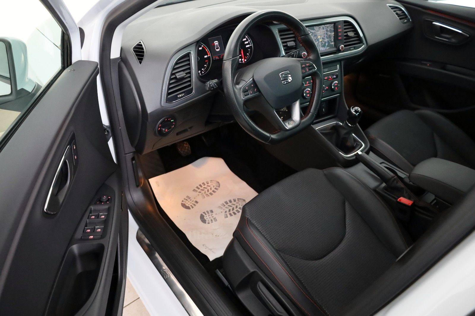 Fahrzeugabbildung SEAT Leon FR T.Leder,Navi,LED,Full Link,Seat Sound