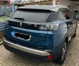 Peugeot 3008 HYBRID 225 e-EAT8 Roadtrip Roadtrip - Peugeot 3008 Roadtrip mit Hybrid-Antrieb (Benzin/Elektro)