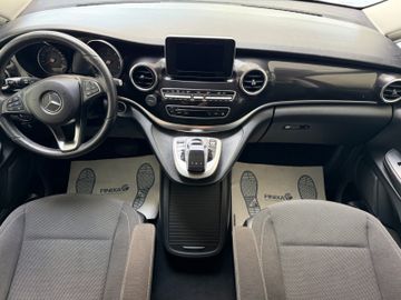 Mercedes V 220 - 11