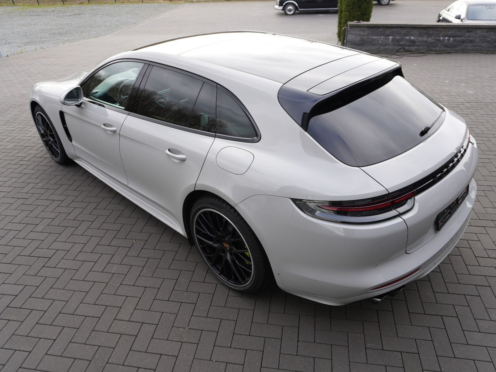 Fahrzeugabbildung Porsche Panamera Sport Turismo 4 E-Hybrid