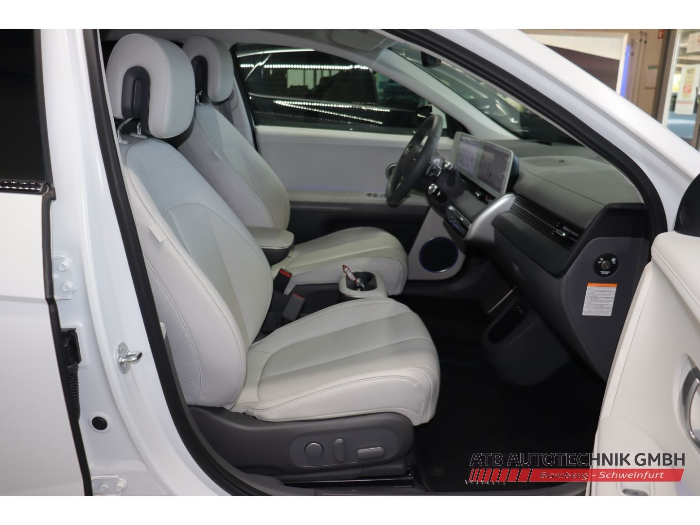 Fahrzeugabbildung Hyundai IONIQ 5 77,4 kWh UNIQ 4WD 98,9% SOH HUD Navi Sou
