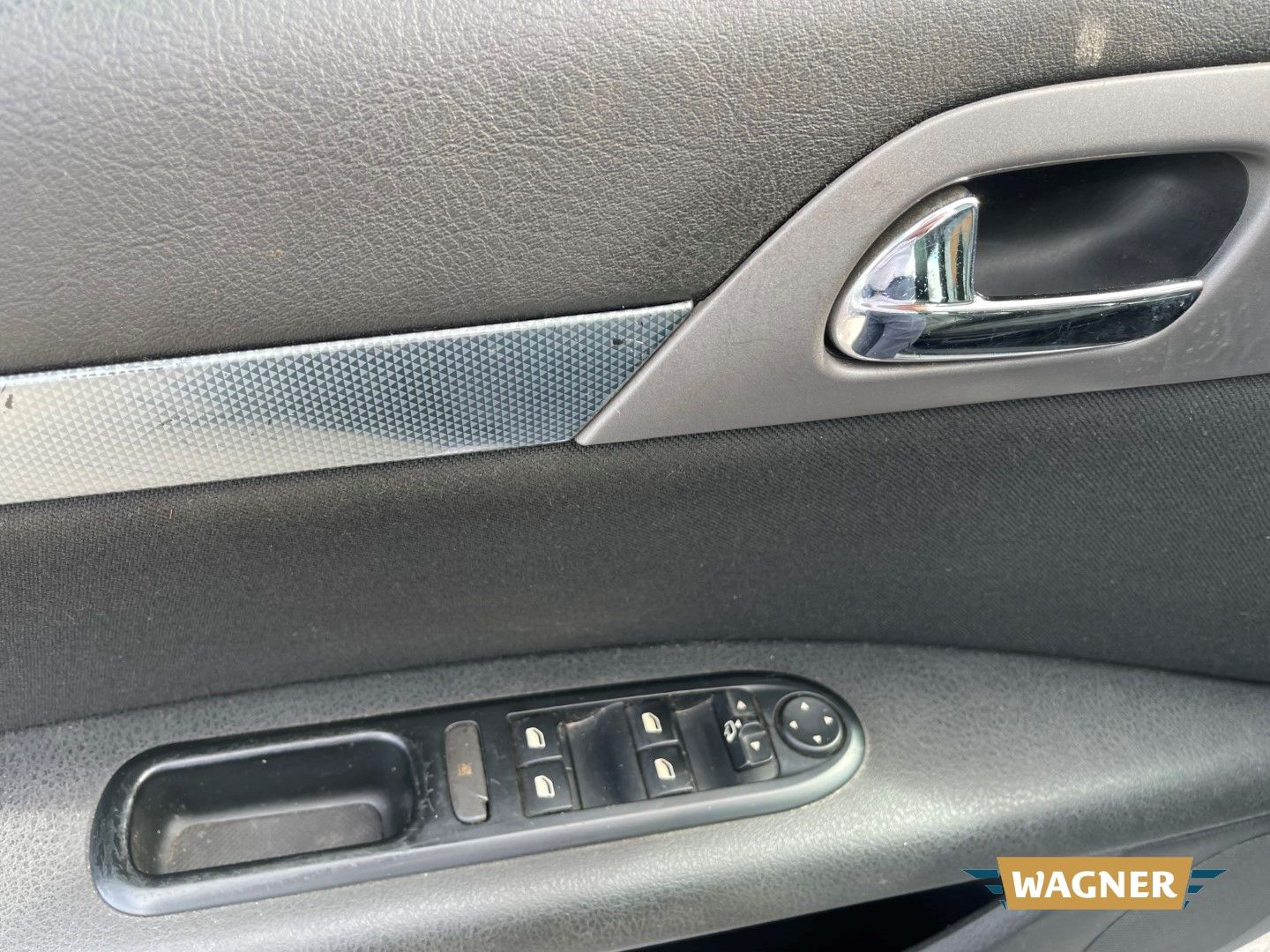 Fahrzeugabbildung Peugeot 407 SW Premium Klimaautomatik Servolenkung