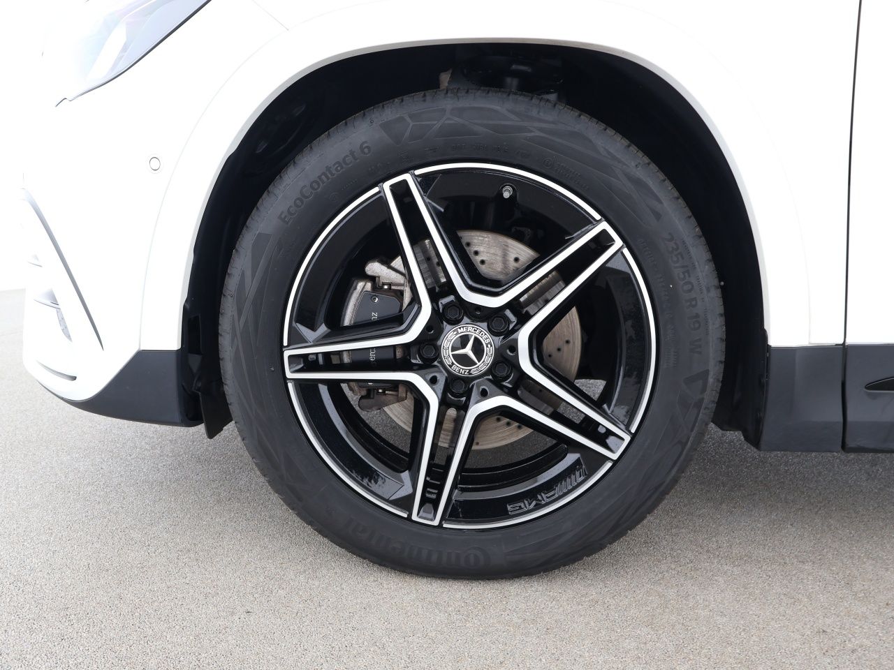 Mercedes-Benz GLA 180 Edition AMG AHK Distr. 360 Multibeam LED foto 17