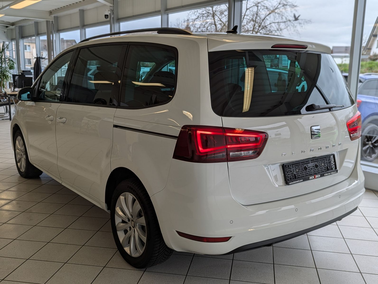 Fahrzeugabbildung SEAT Alhambra 1.4 TSI DSG Style 7-Sitze Cam Shz LM17"