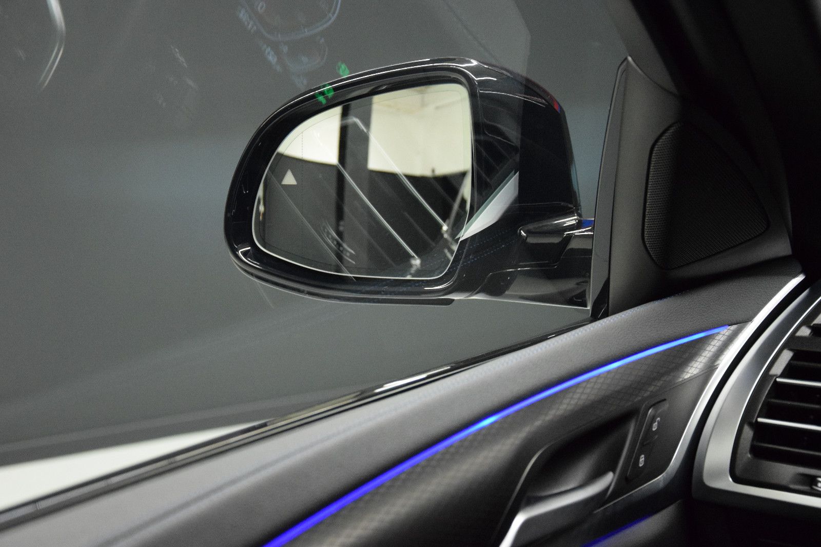 Fahrzeugabbildung BMW X4 xDrive 30 d M Sport Pano HuD Laser ACC AHK