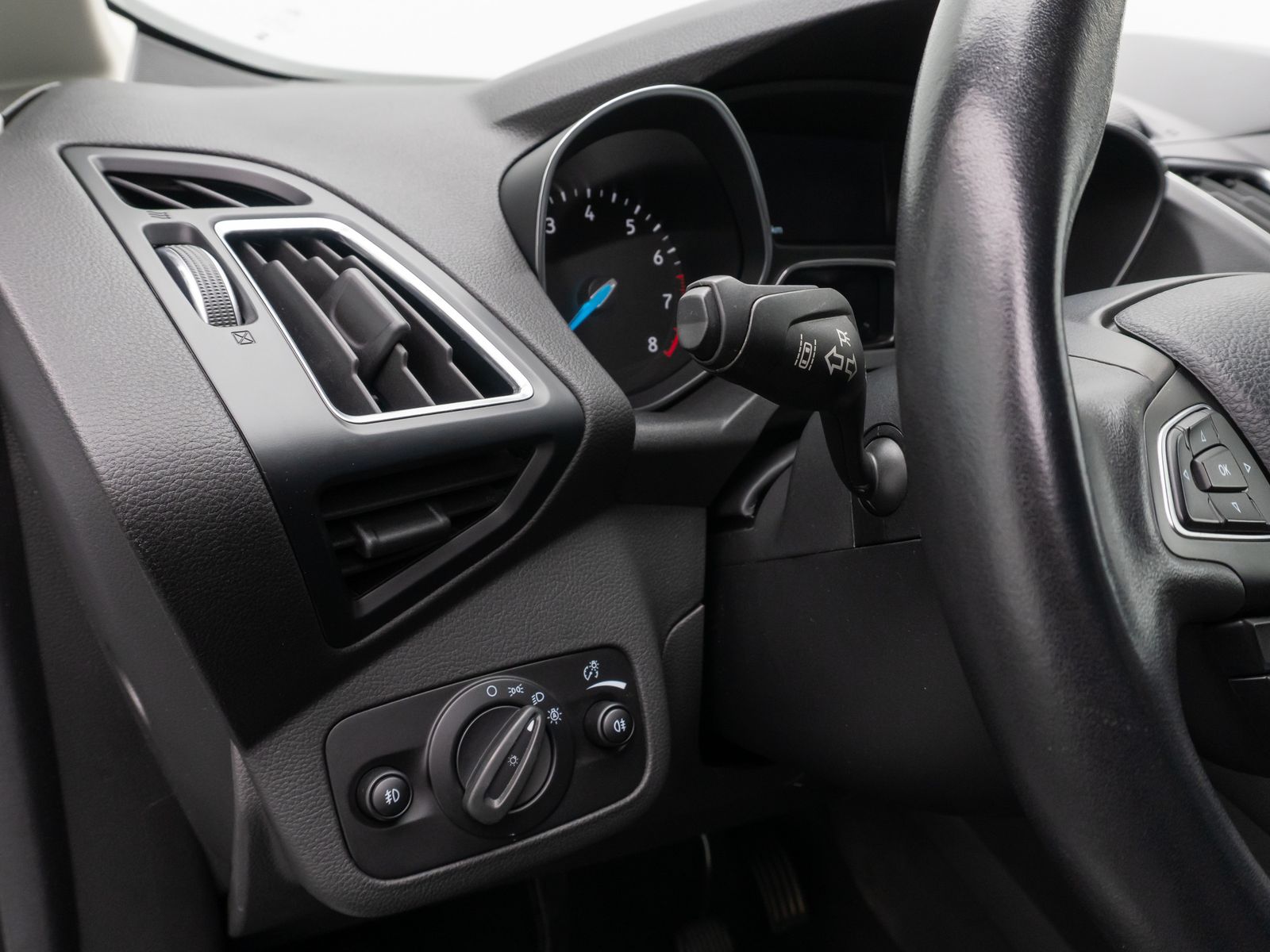 Fahrzeugabbildung Ford C-MAX Titanium Kamera HiFi Komfort Tempomat Navi