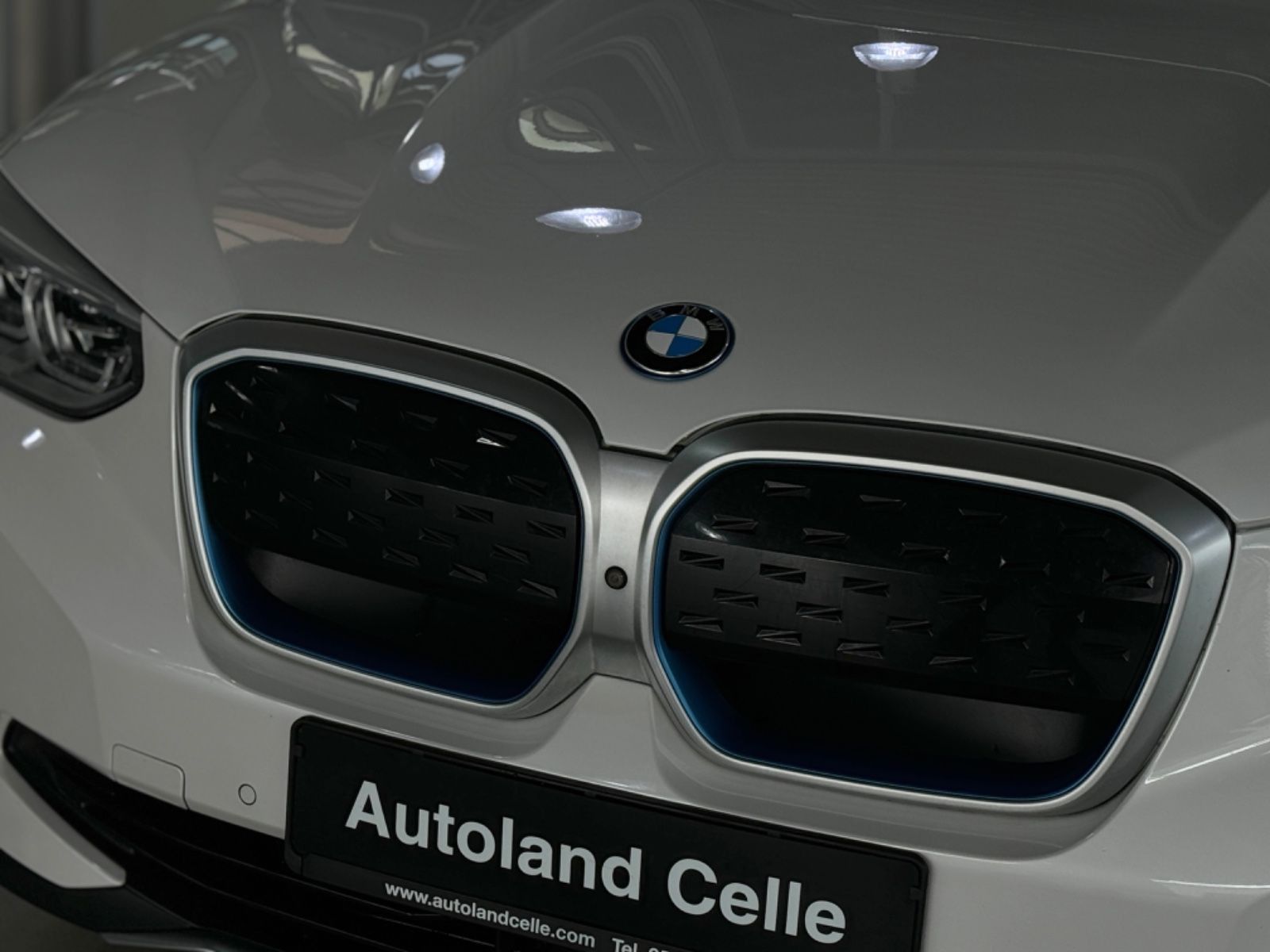 Fahrzeugabbildung BMW iX3 Impressive 360°HUD DAB H/K Komfort 20Zoll