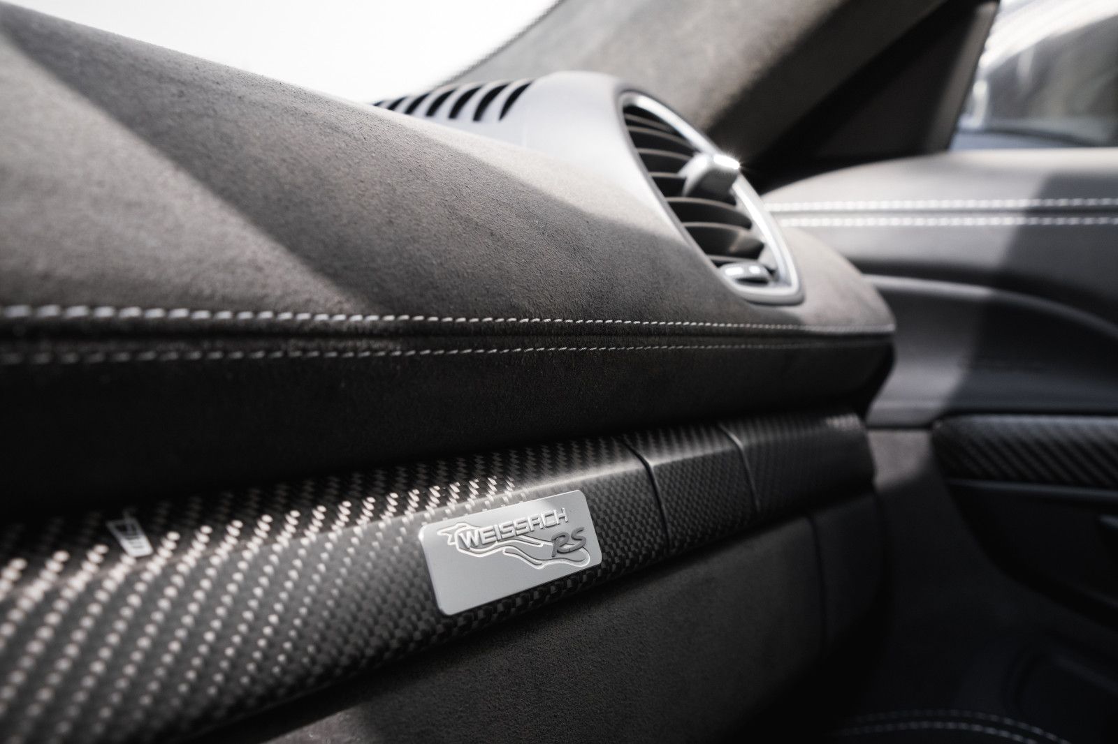 Fahrzeugabbildung Porsche 718 GT4 RS-PTS-Sonderwunsch-Weissach-Lift