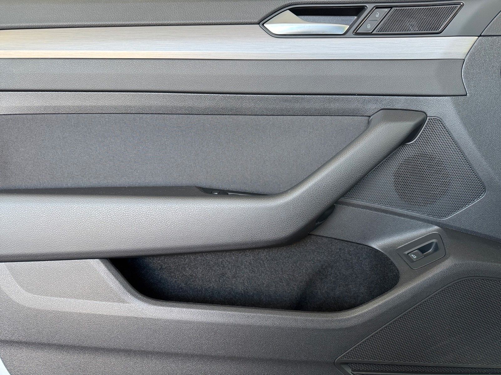 Fahrzeugabbildung Volkswagen Passat Variant 1.5 TSI