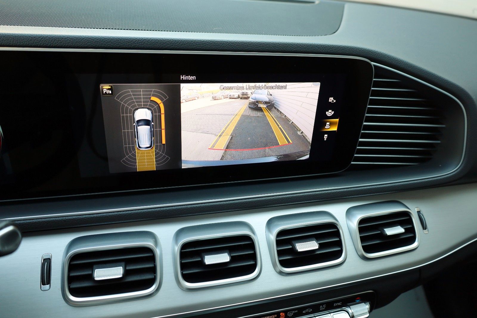 Fahrzeugabbildung Mercedes-Benz GLE 300 d 4Matic,Leder,Navi,LED,Kamera,Pano,AHK