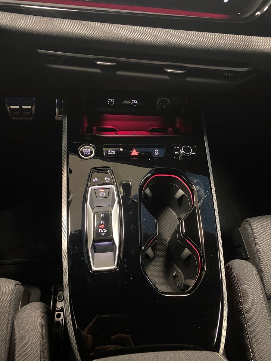 Fahrzeugabbildung Audi A5 B10 TDI S tronic Avant+S-Line+MATRIX+NAVI+19"