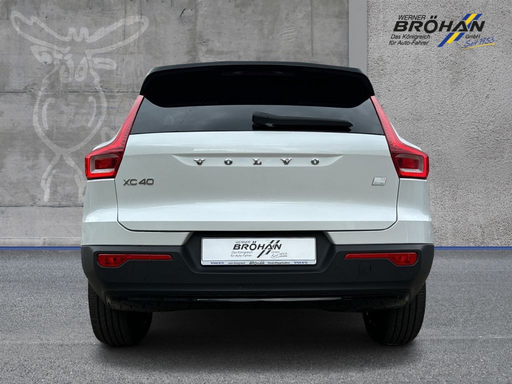 Fahrzeugabbildung Volvo XC40 T4 RECHARGE PHEV R-DESIGN EXPRESSION