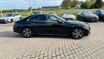 Mercedes E 200 - 4
