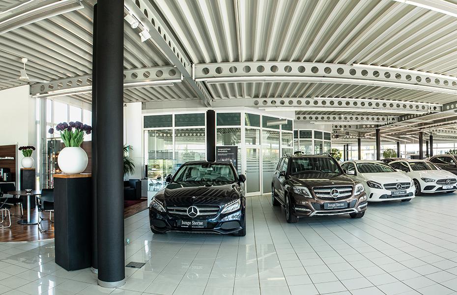 showroom-image-top