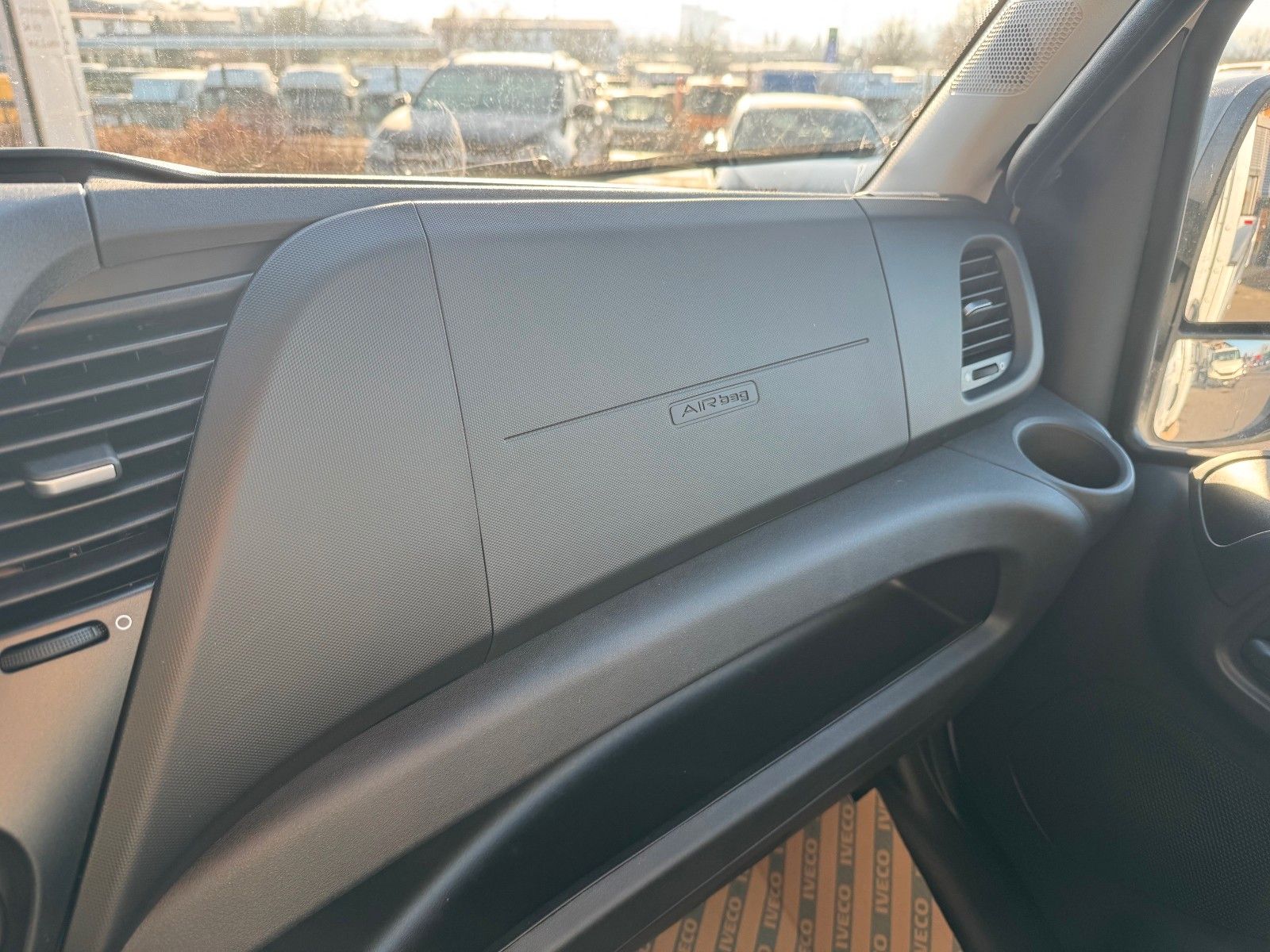 Fahrzeugabbildung Iveco Daily 35S14 A8*R3.450mm*Automatik*Kamera*3Sitze*