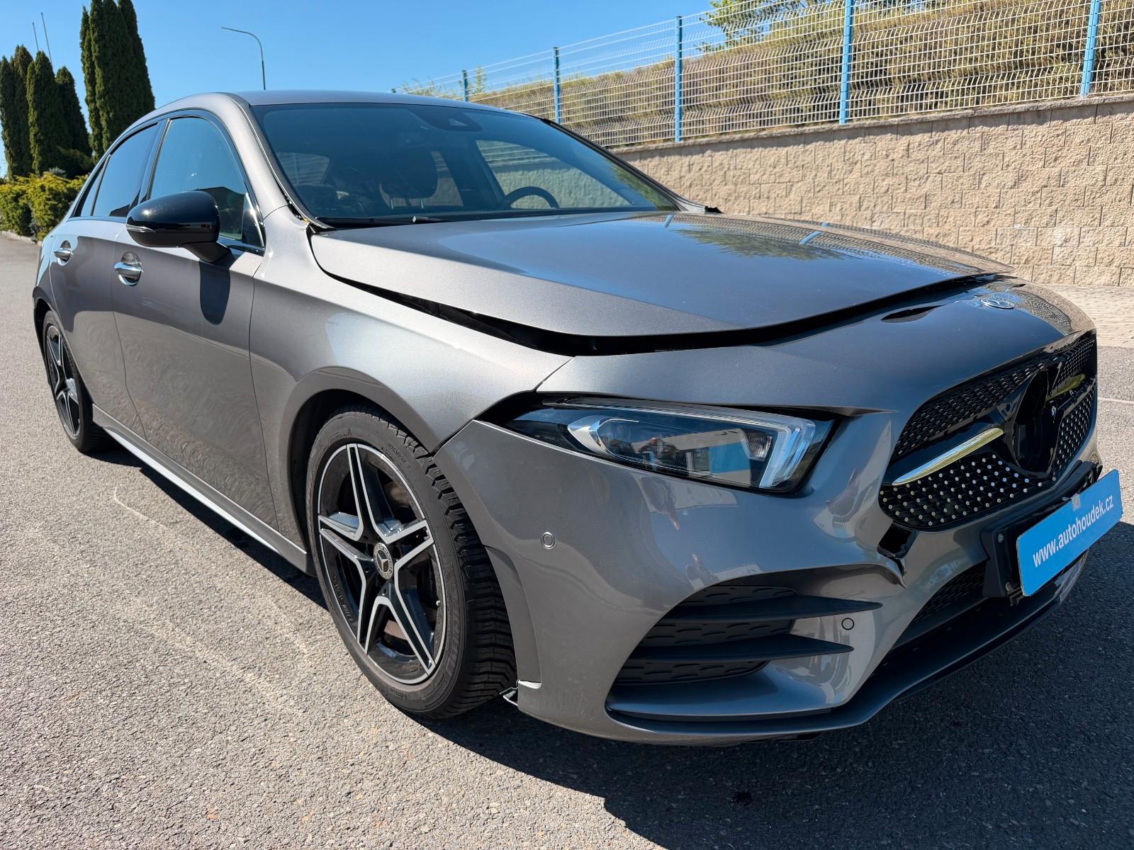 Mercedes-Benz A 200 A Limousine  AMG LINE 120kW