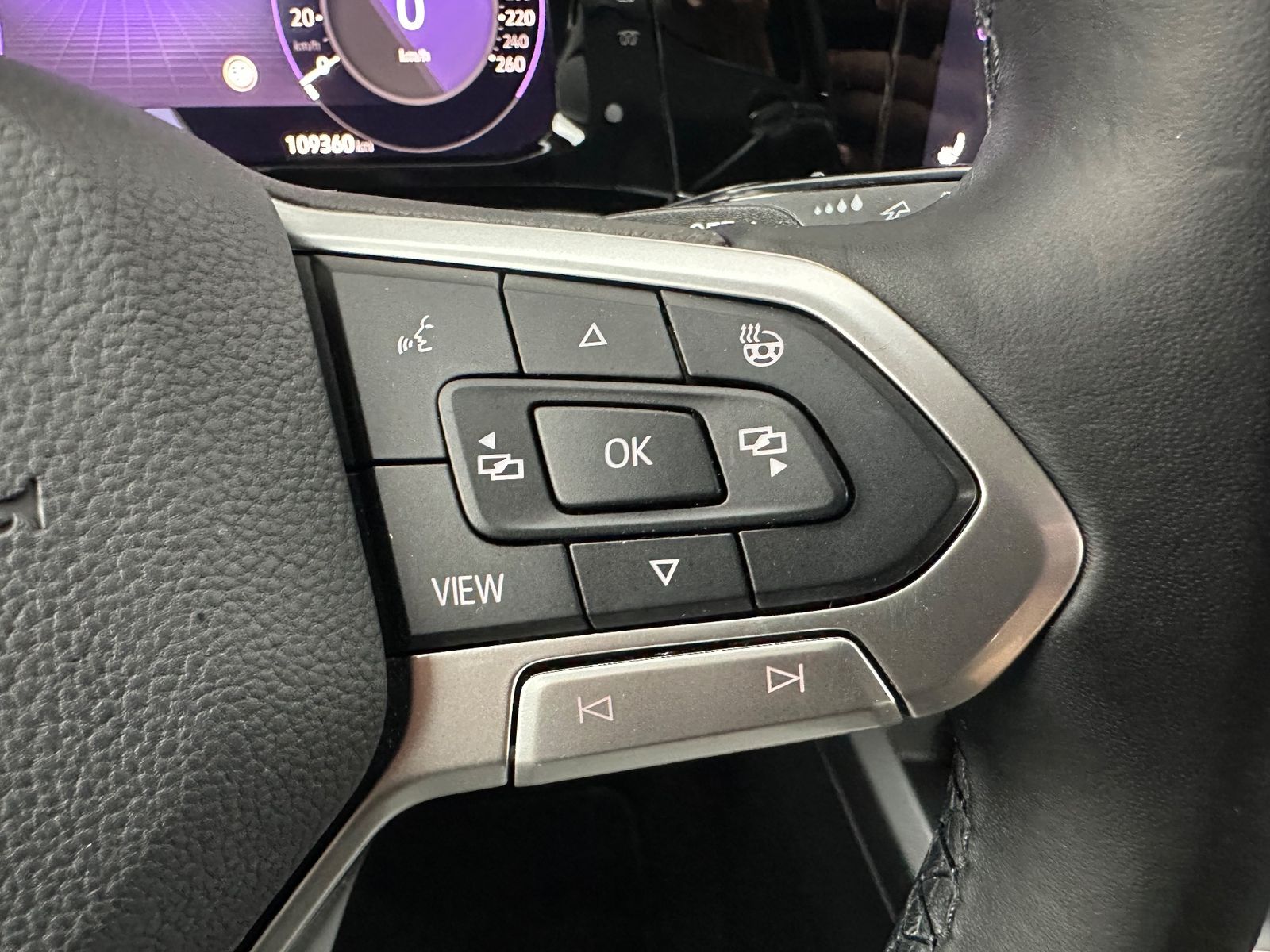 Fahrzeugabbildung Volkswagen Golf Variant 2.0 TDI DSG Life NAV+LED+STHZ+ACC