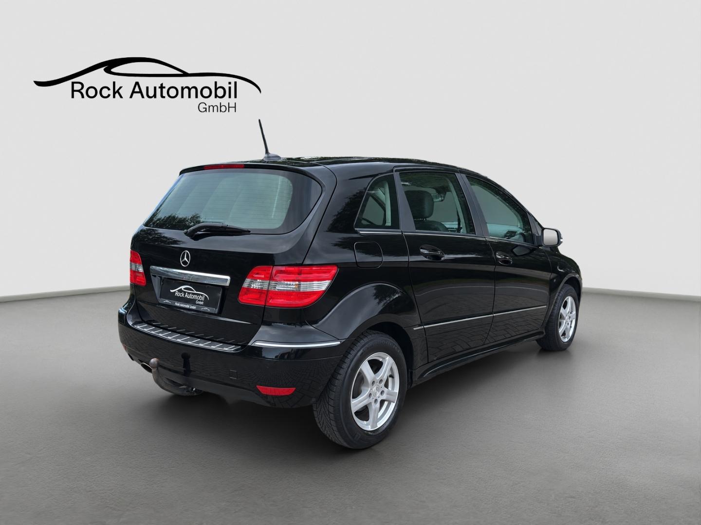 Mercedes-Benz B 180 8G KLIMA AUTOMATIK PANO TEMPO SHZ TÜV NEU