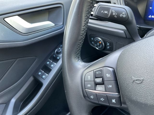 Fahrzeugabbildung Ford Focus 1.5 EcoBlue Active X Autom. AHK, Sitzheizu