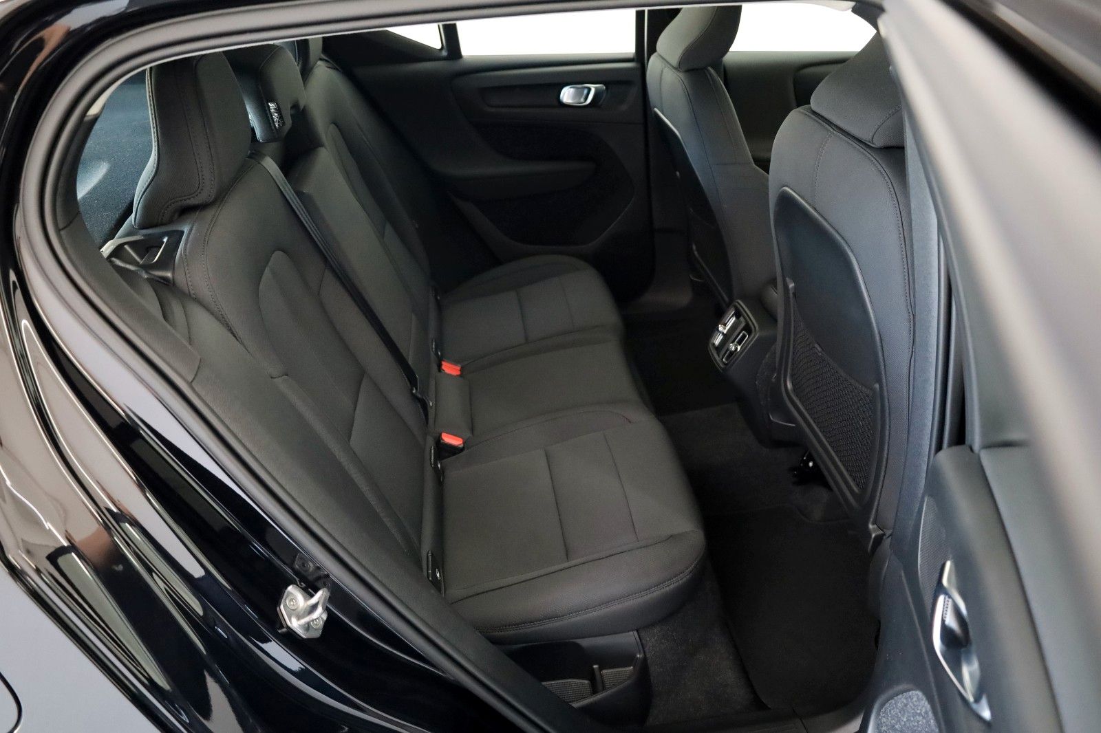 Fahrzeugabbildung Volvo XC40 Momentum Pro,Navi,LED,DAB, Unfallfrei!