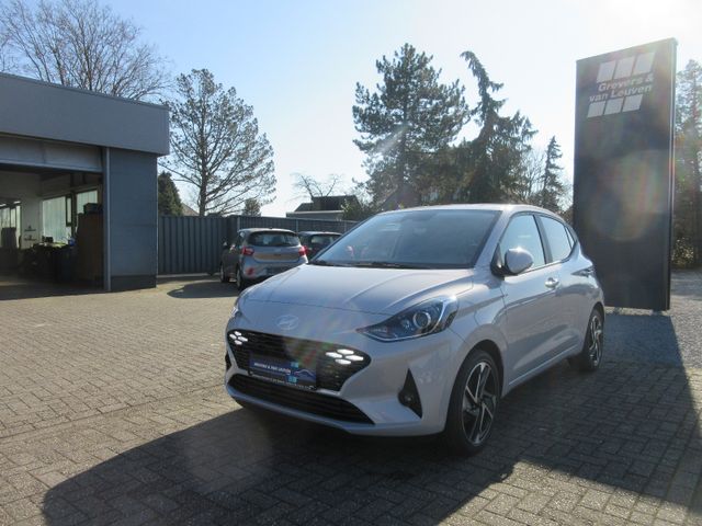 Hyundai i10 1.2 PRIME+8"-NAVI RFK TEMP S.KEY WINTERP. 16