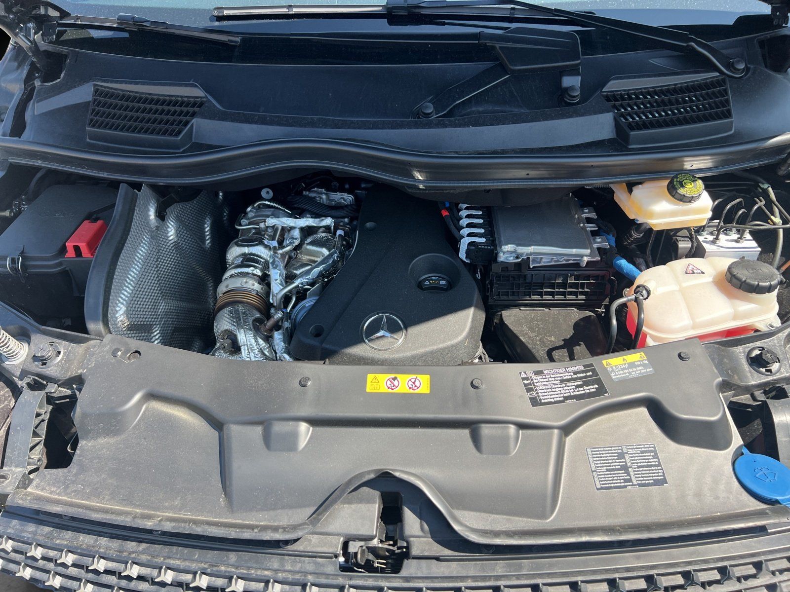 Fahrzeugabbildung Mercedes-Benz V 250 d 4M AVG/Lang AMG elHeck AHK Standhz MLED