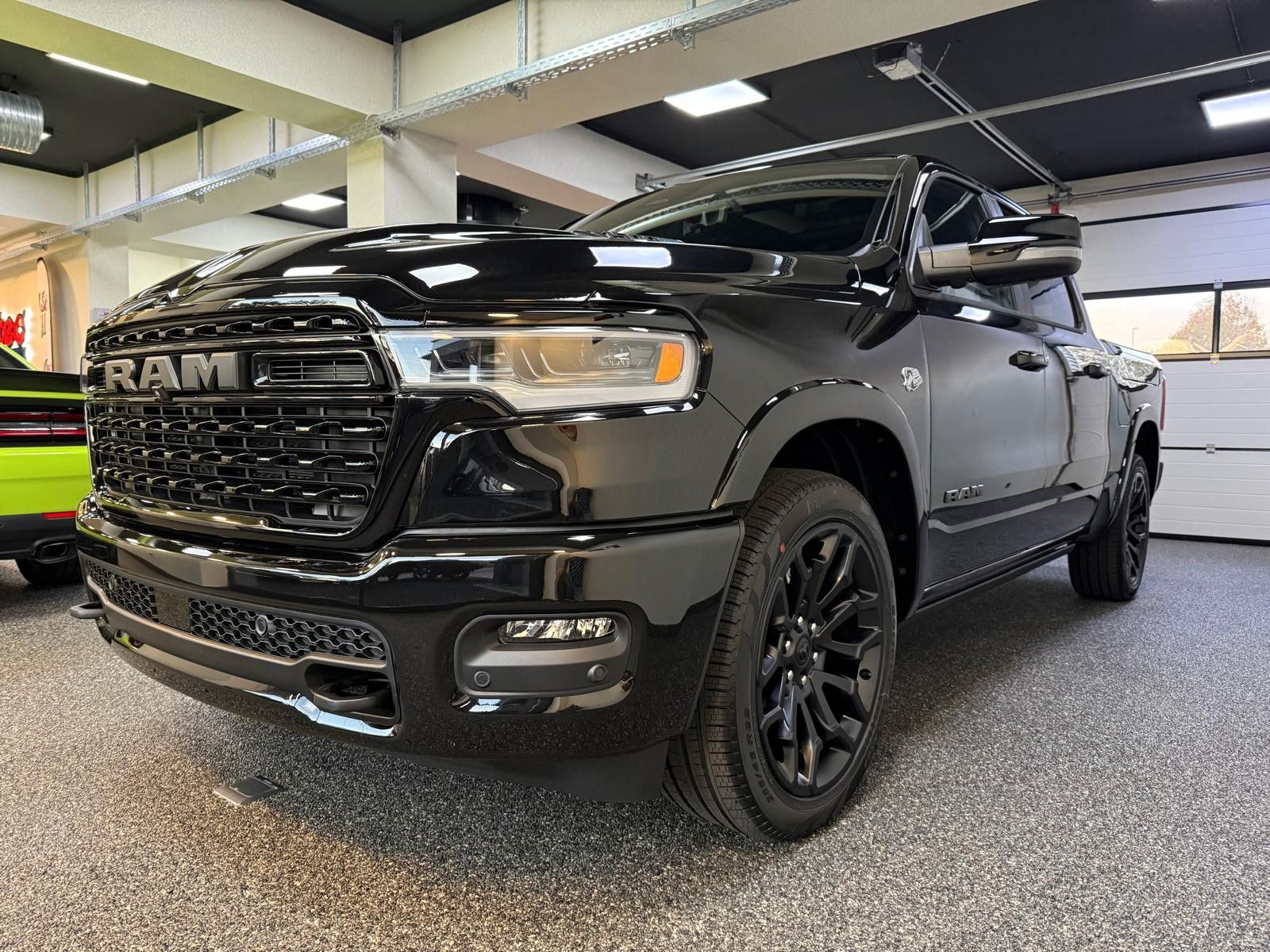 Fahrzeugabbildung Dodge RAM LIMITED HEMI V8-RAMBOX-TAILGATE-SOFORT!!!