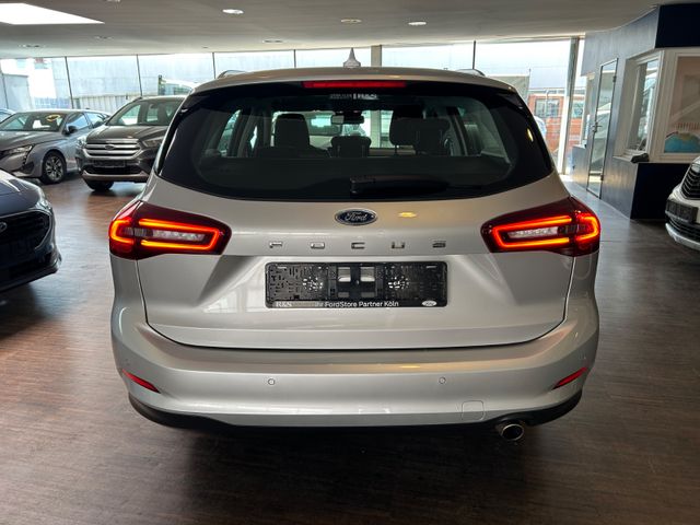 Fahrzeugabbildung Ford Focus Turnier Titanium