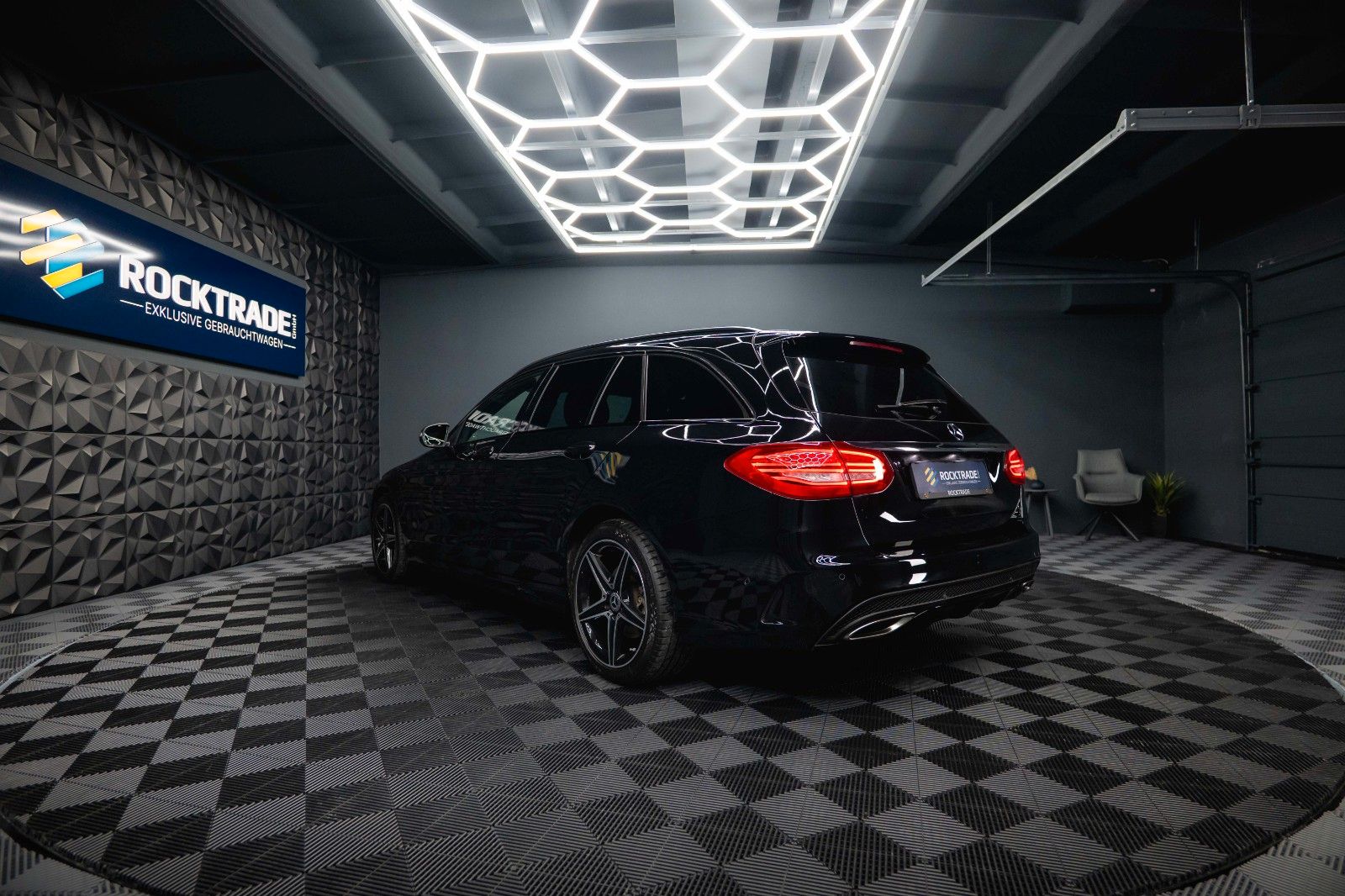 Fahrzeugabbildung Mercedes-Benz C 400 T 4Matic AMG Night-Edition *LED*19%*
