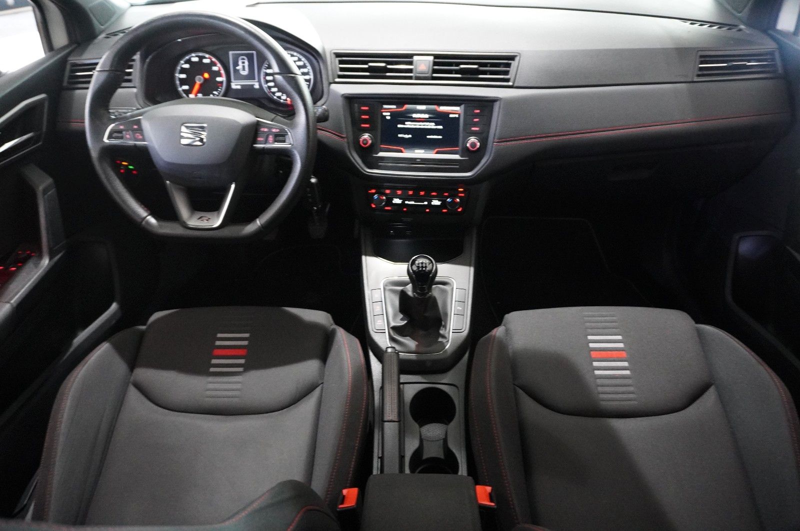 Fahrzeugabbildung SEAT Ibiza 1.0 TSI FR SPORT LED/NAVI/SHZ/PDC/TEMP/17"