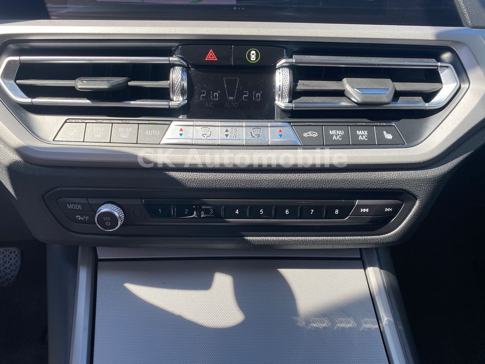 Fahrzeugabbildung BMW 318d Touring Advantage/LiveCockpit/Navi/Laser/AH