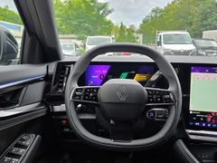 Fahrzeugabbildung Rafale Techno 1.2 E-TECH Hybrid 200 4Control adv