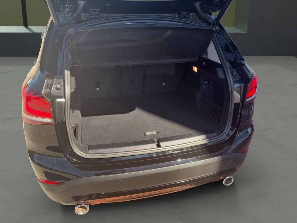 BMW X1 sDrive18d ADVANTAGE LED NAVI PDC SHZ FSE 17" foto 14