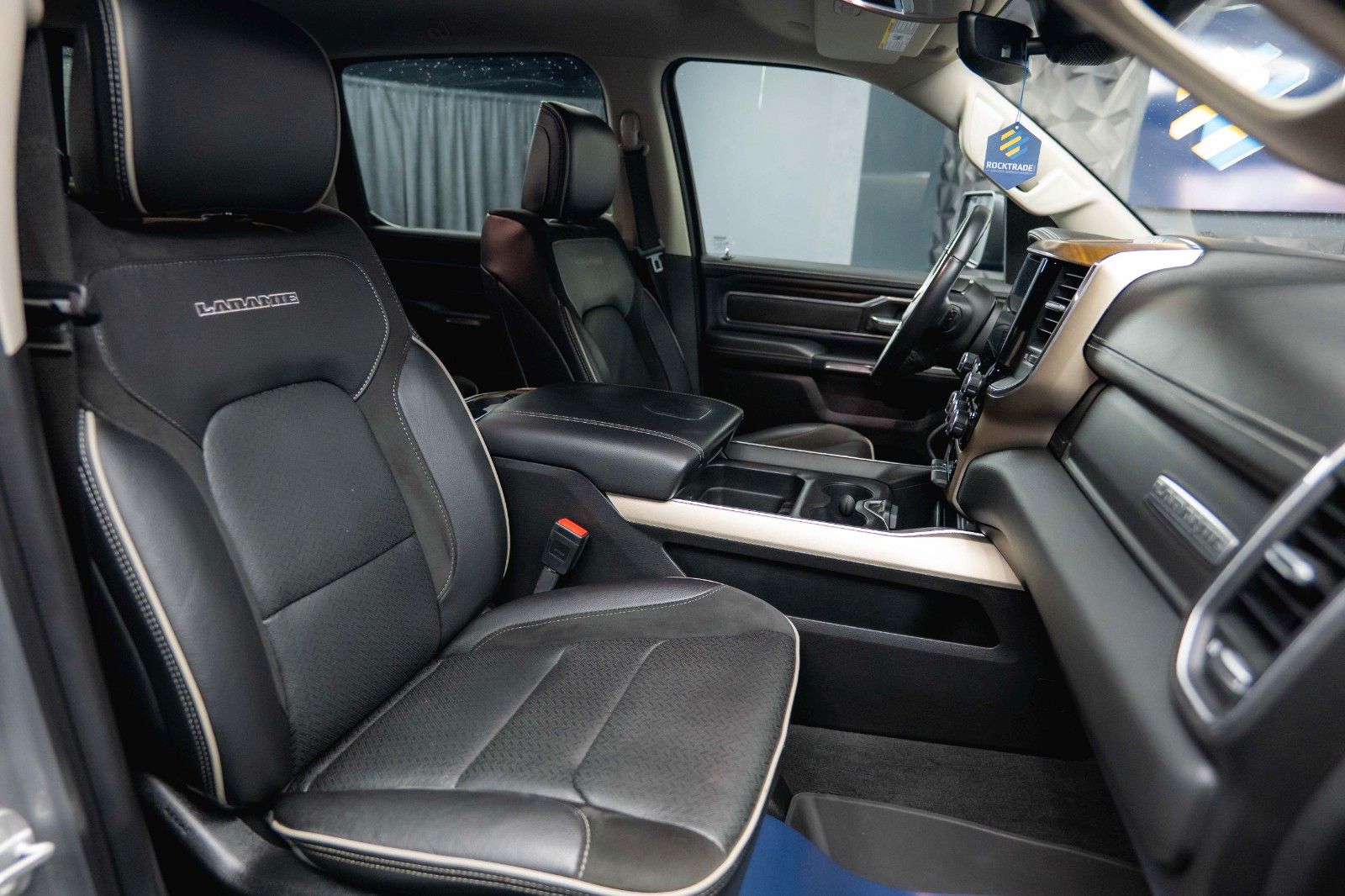 Fahrzeugabbildung Dodge RAM 5.7 V8 HEMI 4x4 LARAMIE LPG Offroad Bodylift