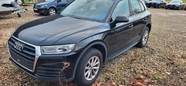 Audi Q5 quattro / Navi / LED / AHK / 1.Hand / 2,0l T