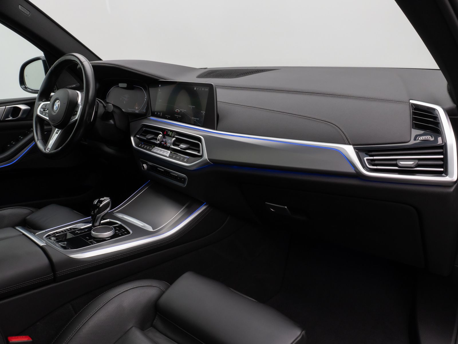 Fahrzeugabbildung BMW X5 xD30d M Sport Panorama Laser 360°HUD DAB H/K