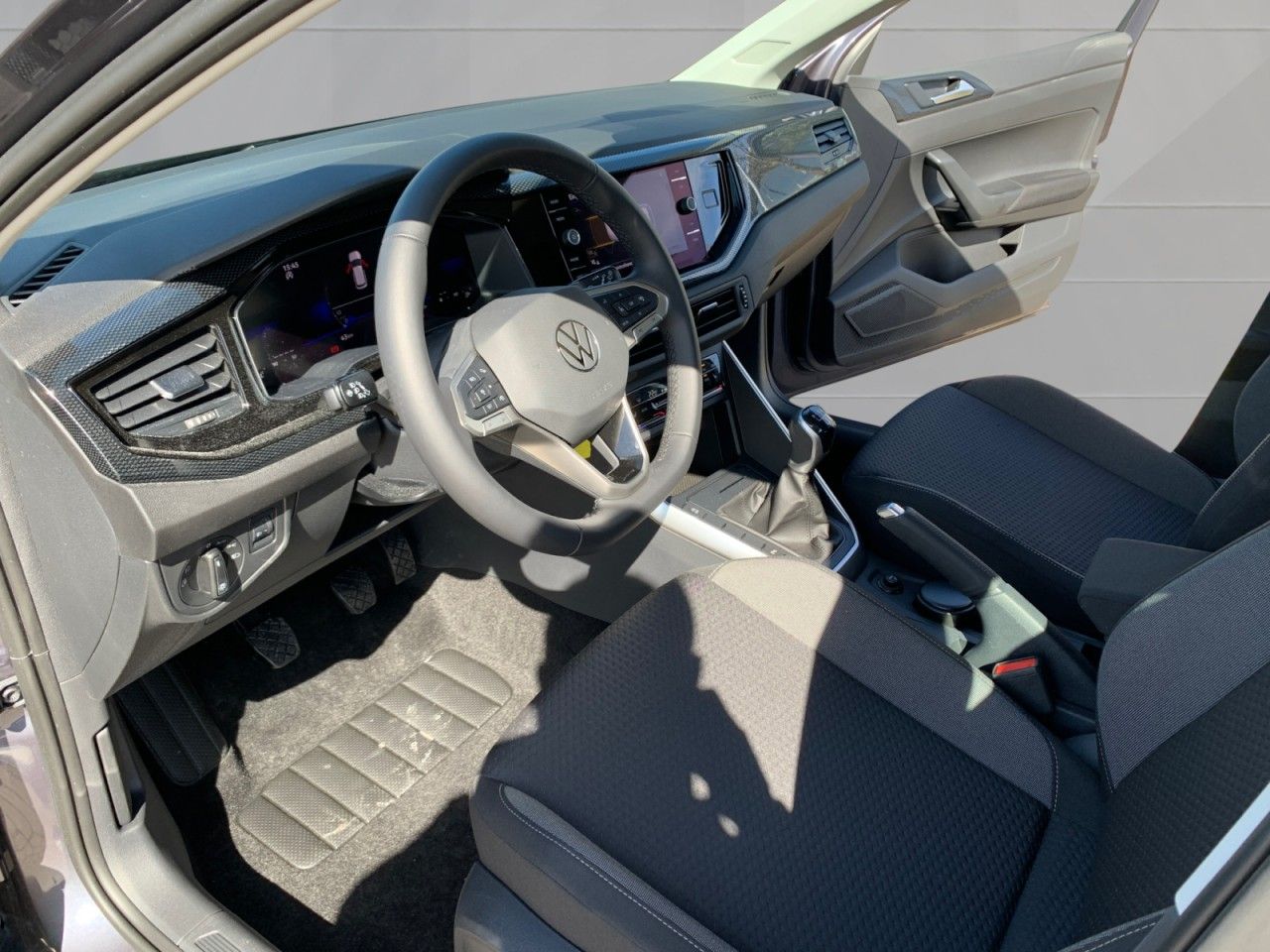 Fahrzeugabbildung Volkswagen Polo 1.0 TSI Life+APP-CONNECT+RÜ-KAMERA+ACC+LANE
