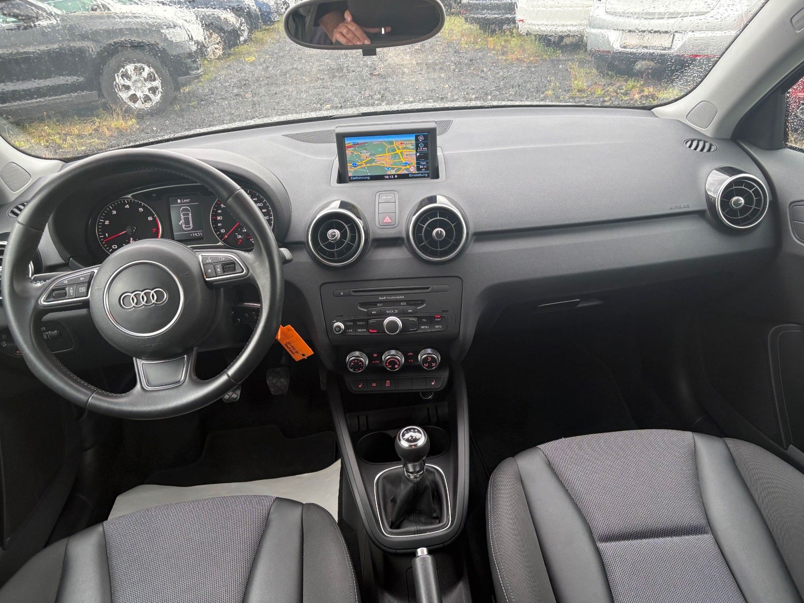 Fahrzeugabbildung Audi A1 1.4 TSI SPBK S LINE edition Navi Xenon SPORTP