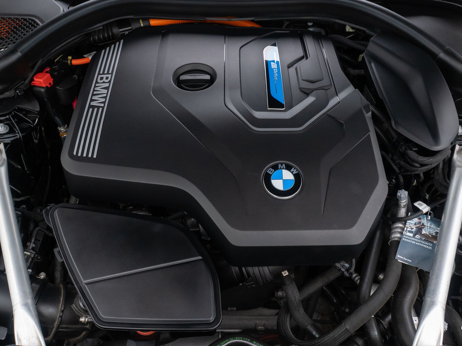 Fahrzeugabbildung BMW 530e xD Luxury Line DAB Alarm Kamera AHK 18Zoll