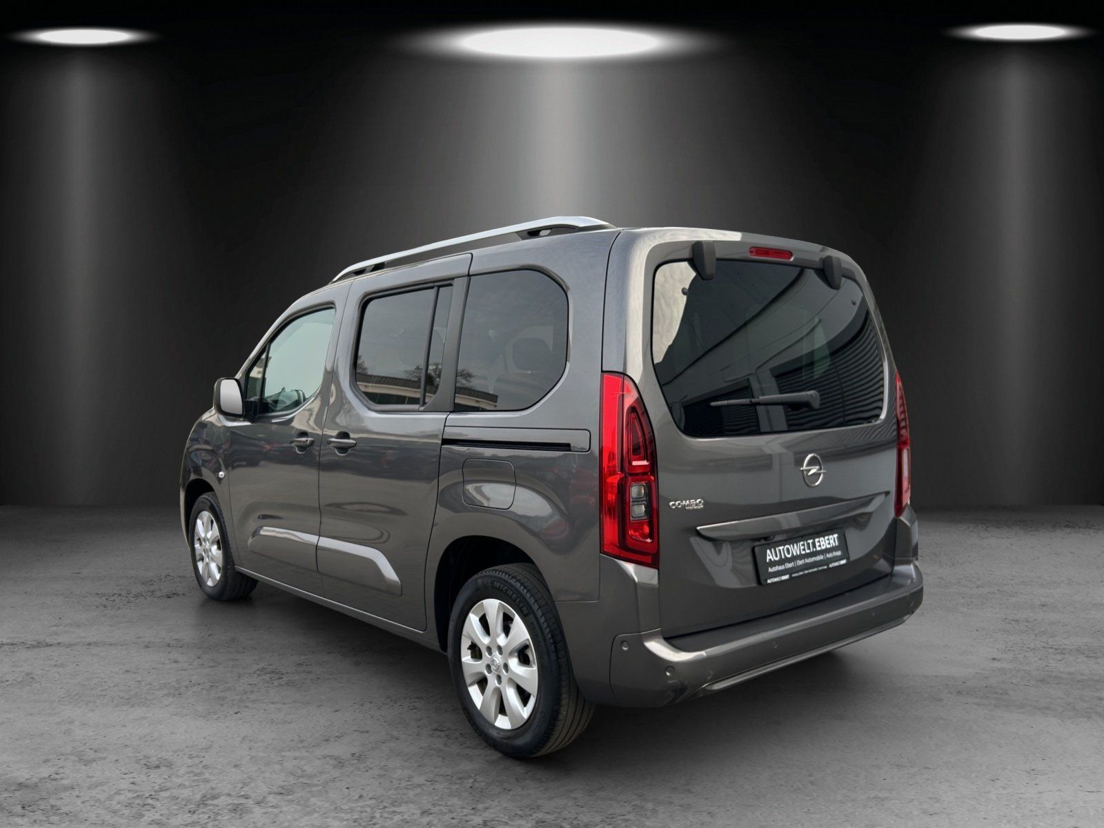 Fahrzeugabbildung Opel Combo Life 1.5 D Aut. INNOVATION/KAMERA/SHZ/HUD/