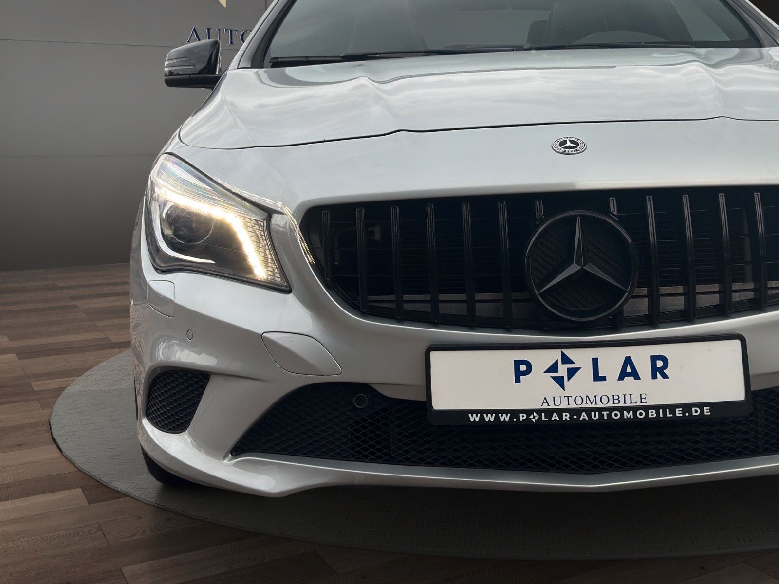 Fahrzeugabbildung Mercedes-Benz CLA 180 Pano/Automatik/Bi-Xen/Navi/Sitzheizung