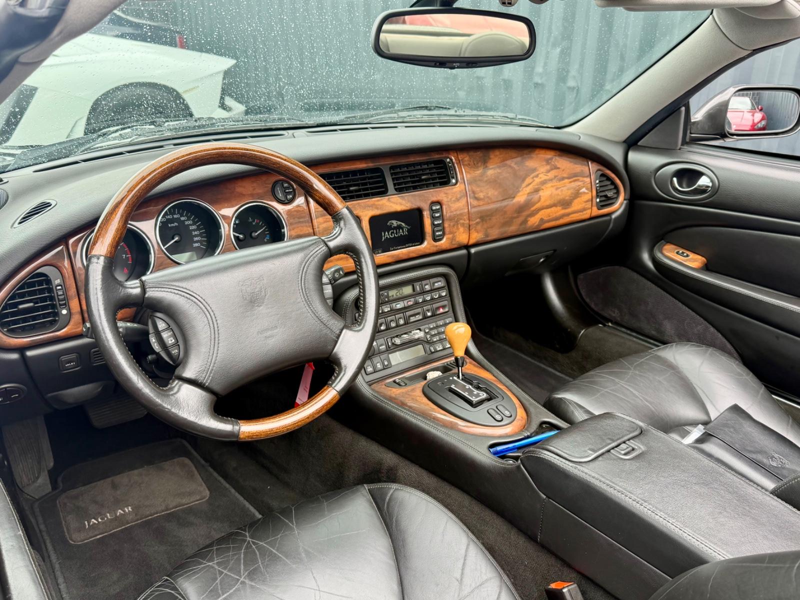 Jaguar XKR Cabriolet 4.0 V8 Kompressor 363 ch / Cuir / Xénon / Faible Kilométrage