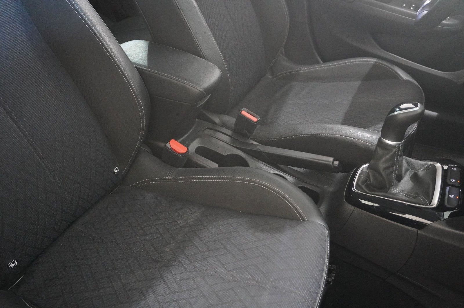 Fahrzeugabbildung Opel Corsa F 1.2 ELEGANCE NAVI/LED/KAMERA/SHZ/VIRT.