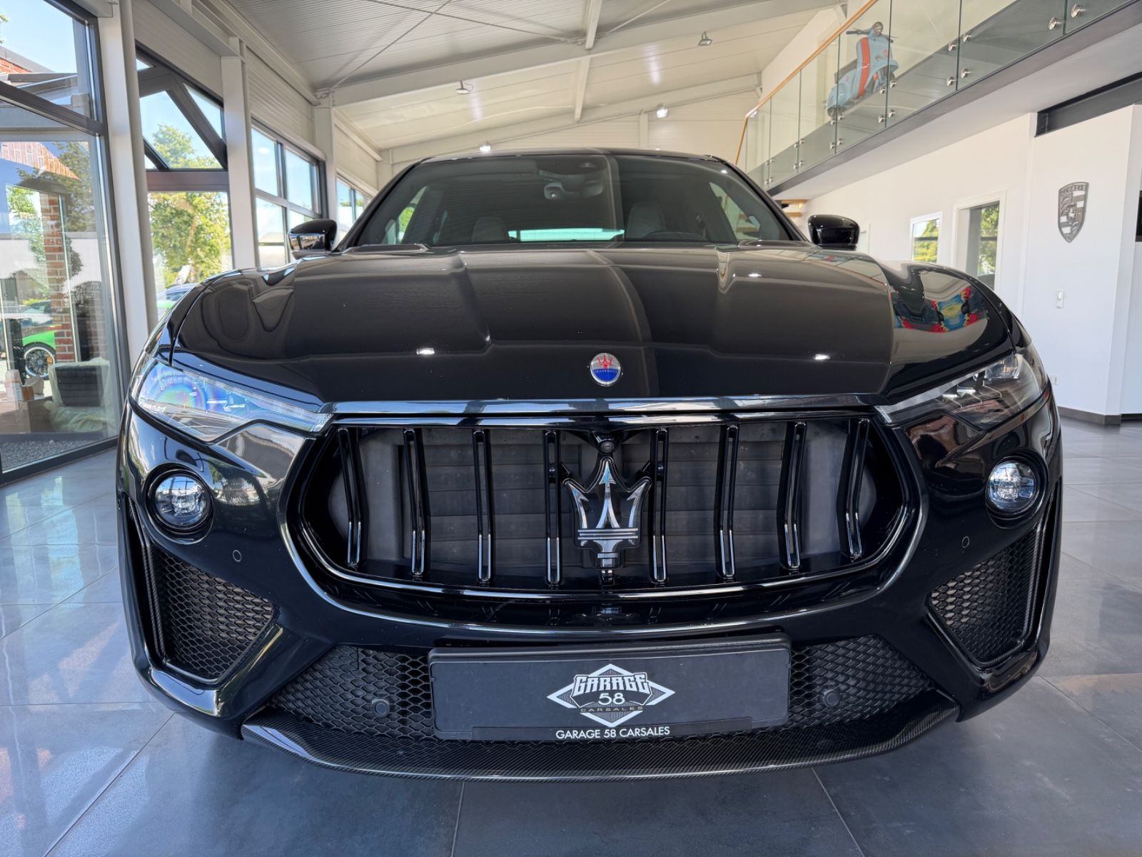 Maserati Levante Trofeo 3.8 V8 Facelift Carbon B&W 22' foto 4