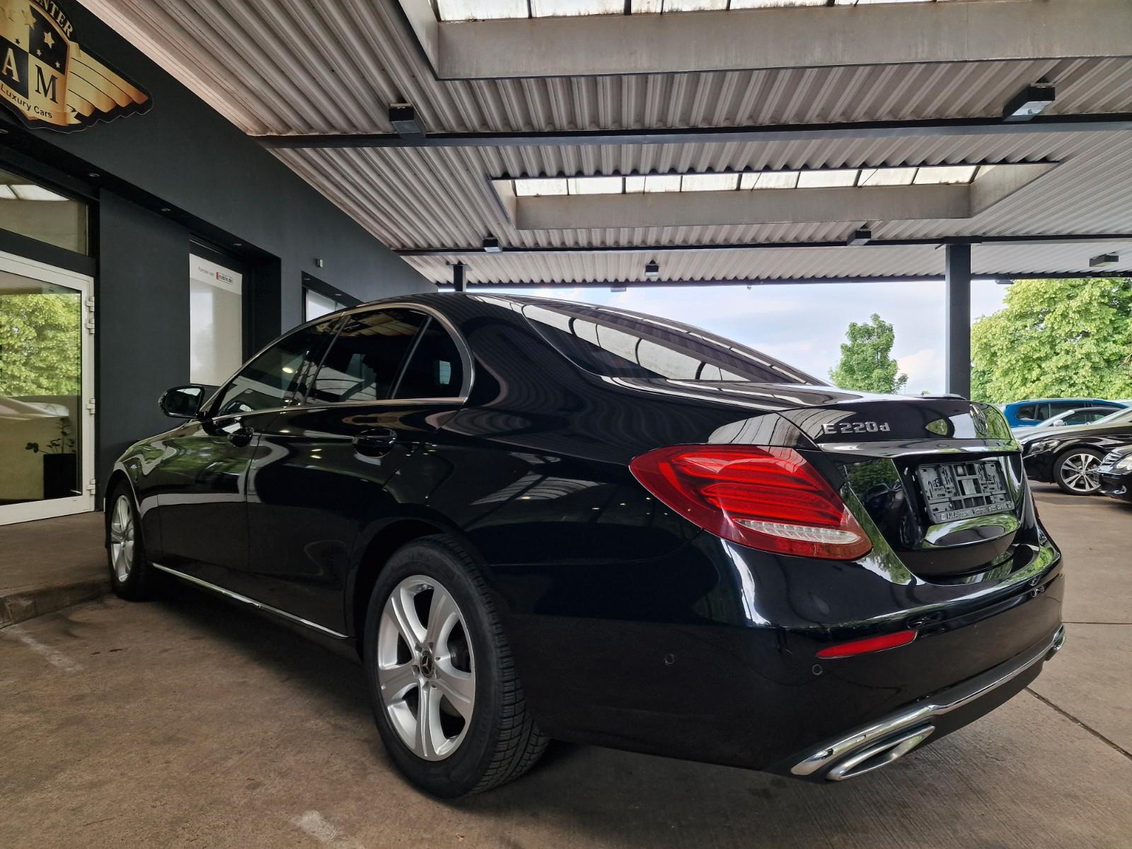 Mercedes-Benz E 220d Lim. AVANTGARDE Teilleder/Kamera/LED