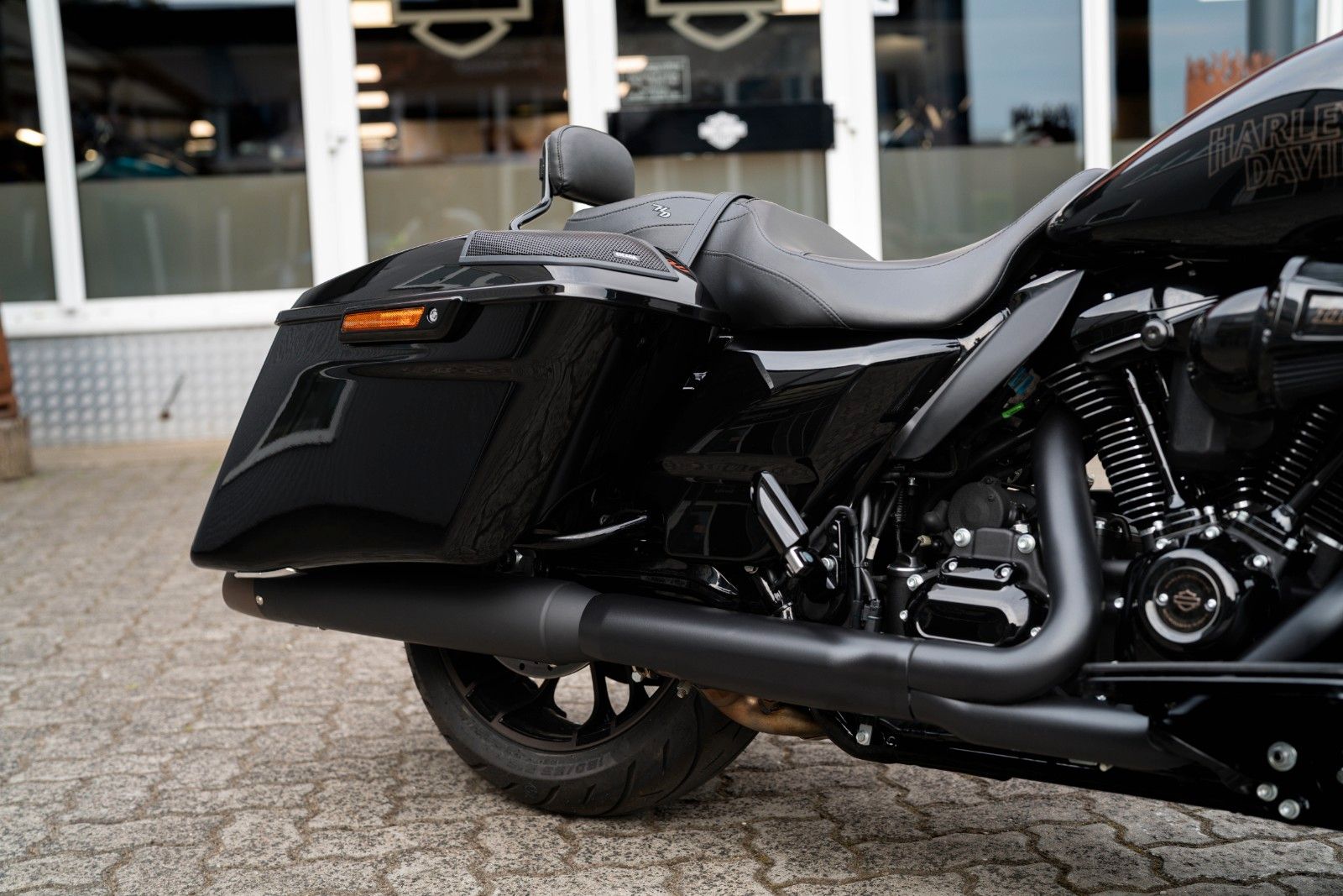 Fahrzeugabbildung Harley-Davidson FLHXST STREET GLIDE ST 117 -Kesstech-