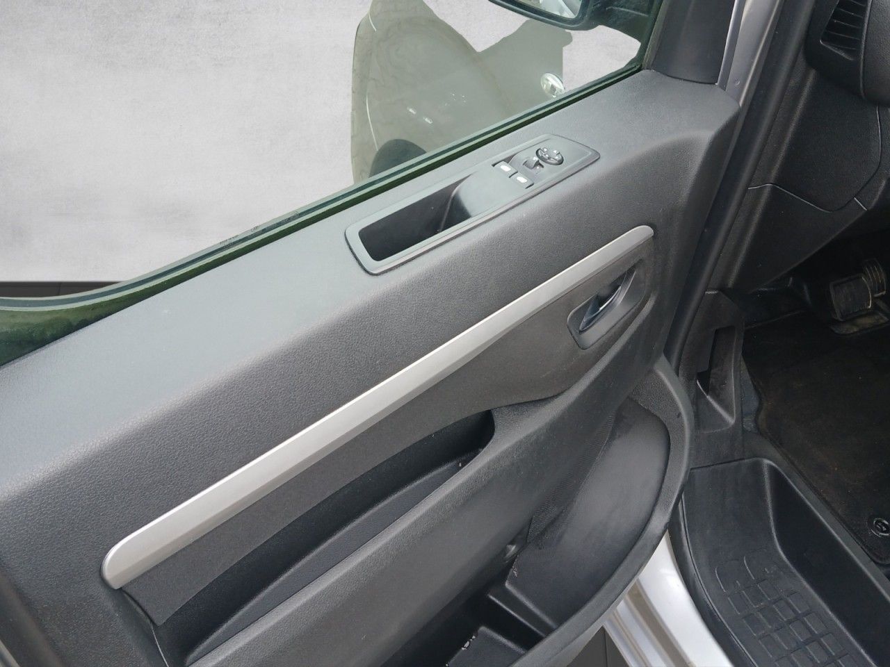 Fahrzeugabbildung Peugeot Expert Kasten Asphalt Sport Edition L2 / M